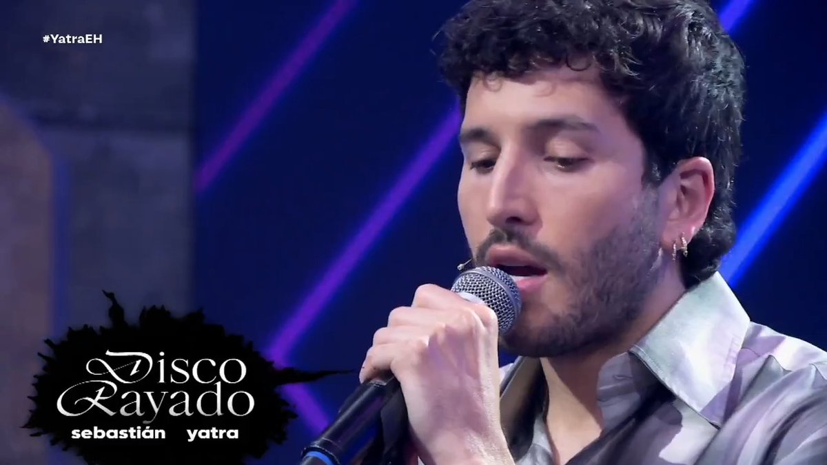 🎶 Sebastian Yatra canta en directo su nuevo single, 'Disco rayado' #YatraEH