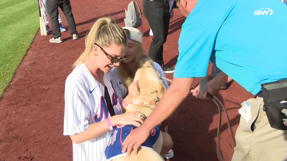 Sports Illustrated models Camille Kostek, Ellie Thumann and Xandra take some time with Buddy 🐶 The models are throwing out the first pitch before tonight's Mets-Pirates game