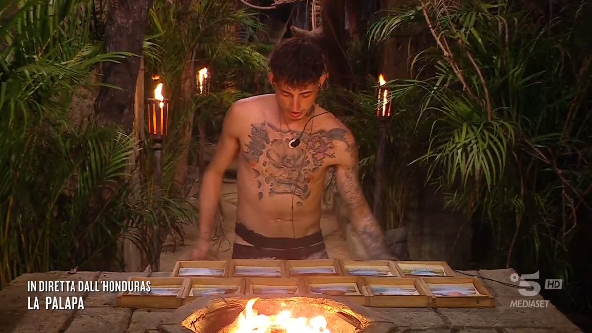 - "ORA CHE HAI FINITO DI FARE IL LEADER, TI PUOI RIPOSARE?" - "HO GIÀ VINTO" 😂 #Isola