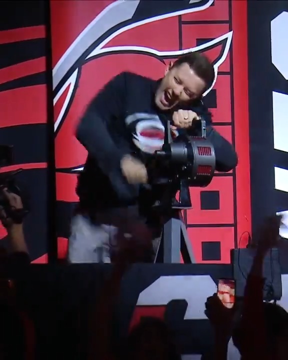 Get after it, Scotty McCreery 🚨