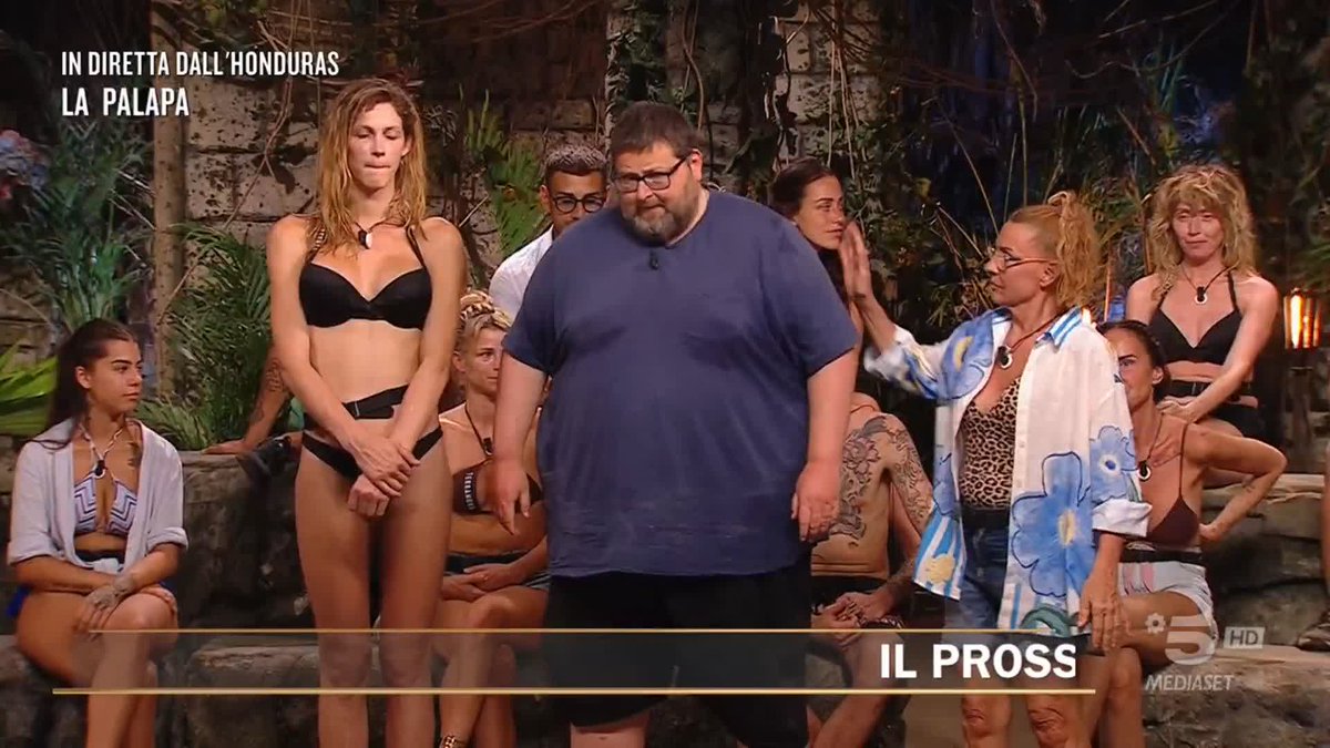 Veronica interrompe la discussione tra Loredana e Mario: "Siete entrambi grandi e grossi e dotati di intelletto" #Isola