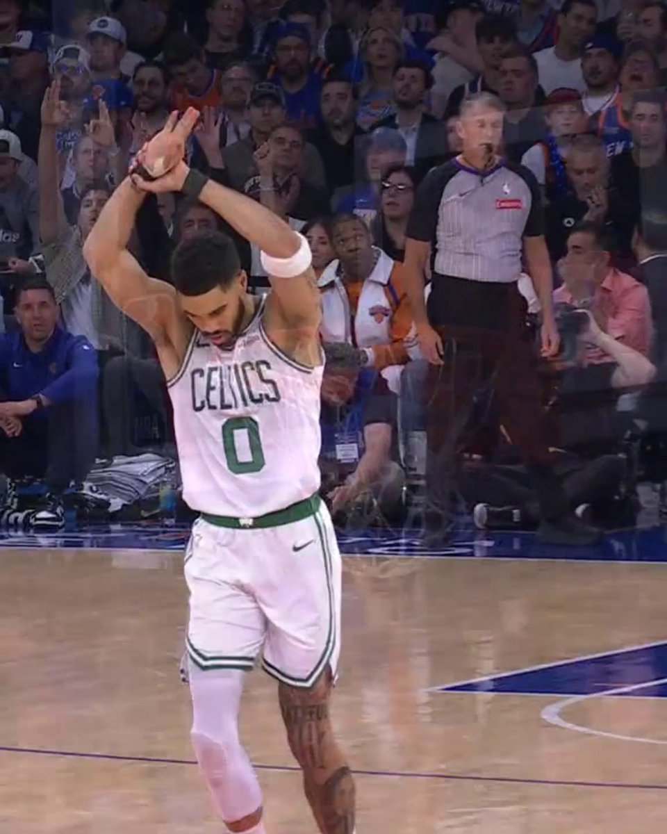 Jayson Tatum has the offense rollin' in NYC 😤