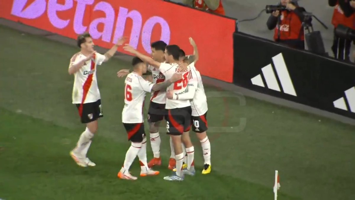 ¡JUGADÓN DE MASTANTUONO Y DEFINICIÓN DE NACHO FERNÁNDEZ PARA EL 2-0 DE RIVER VS. BARRACAS!