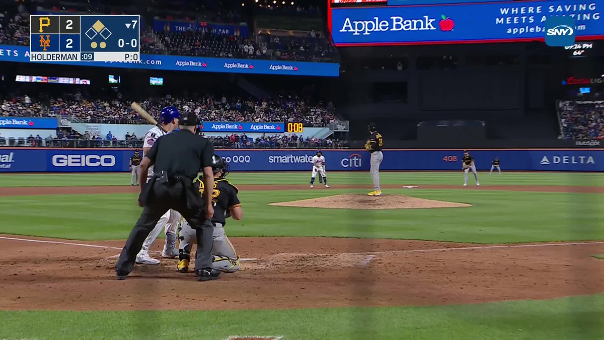 WHAT A SLIDE BY LUISANGEL ACUÑA! THE METS TAKE THE LEAD!