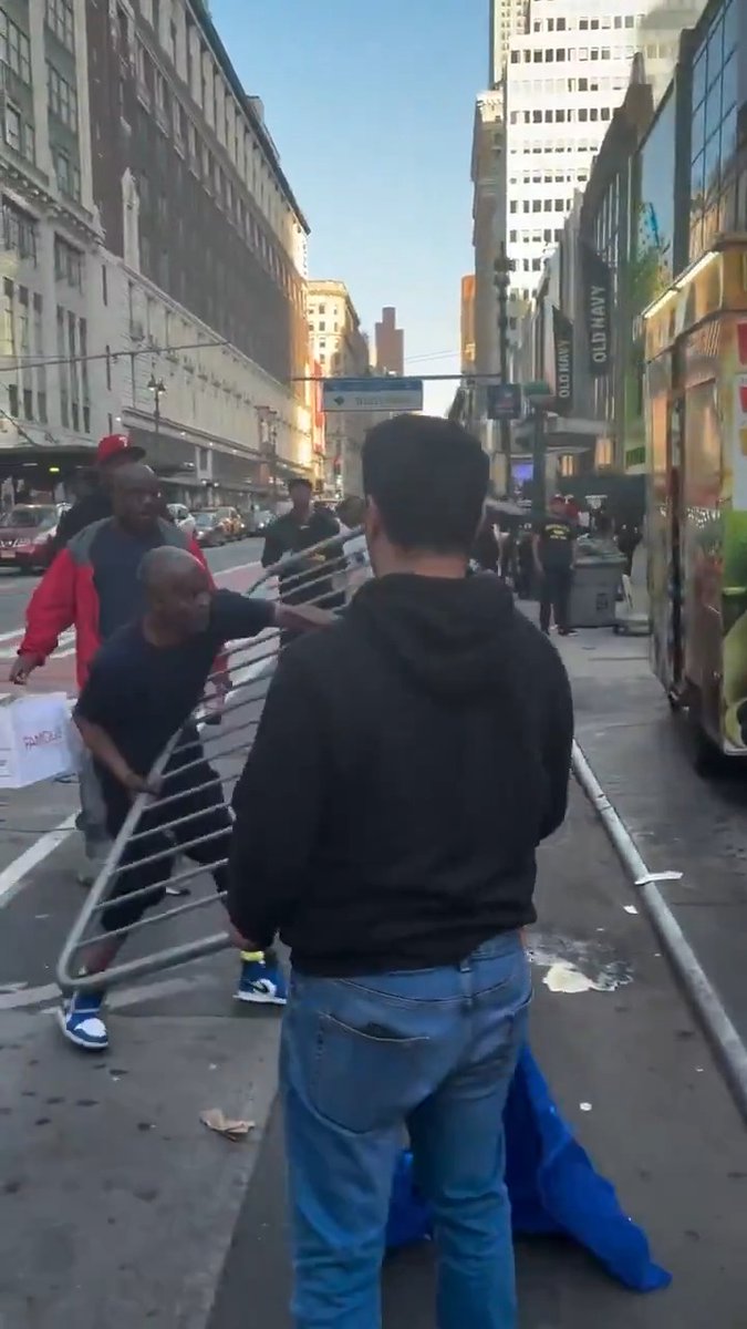 Let's check in on New York City and see how it's going. Exactly as expected.... 🤨 #CityLife #NYC #NewYork #NewYorkCity #crime #decay #democrats #urban #FAFO