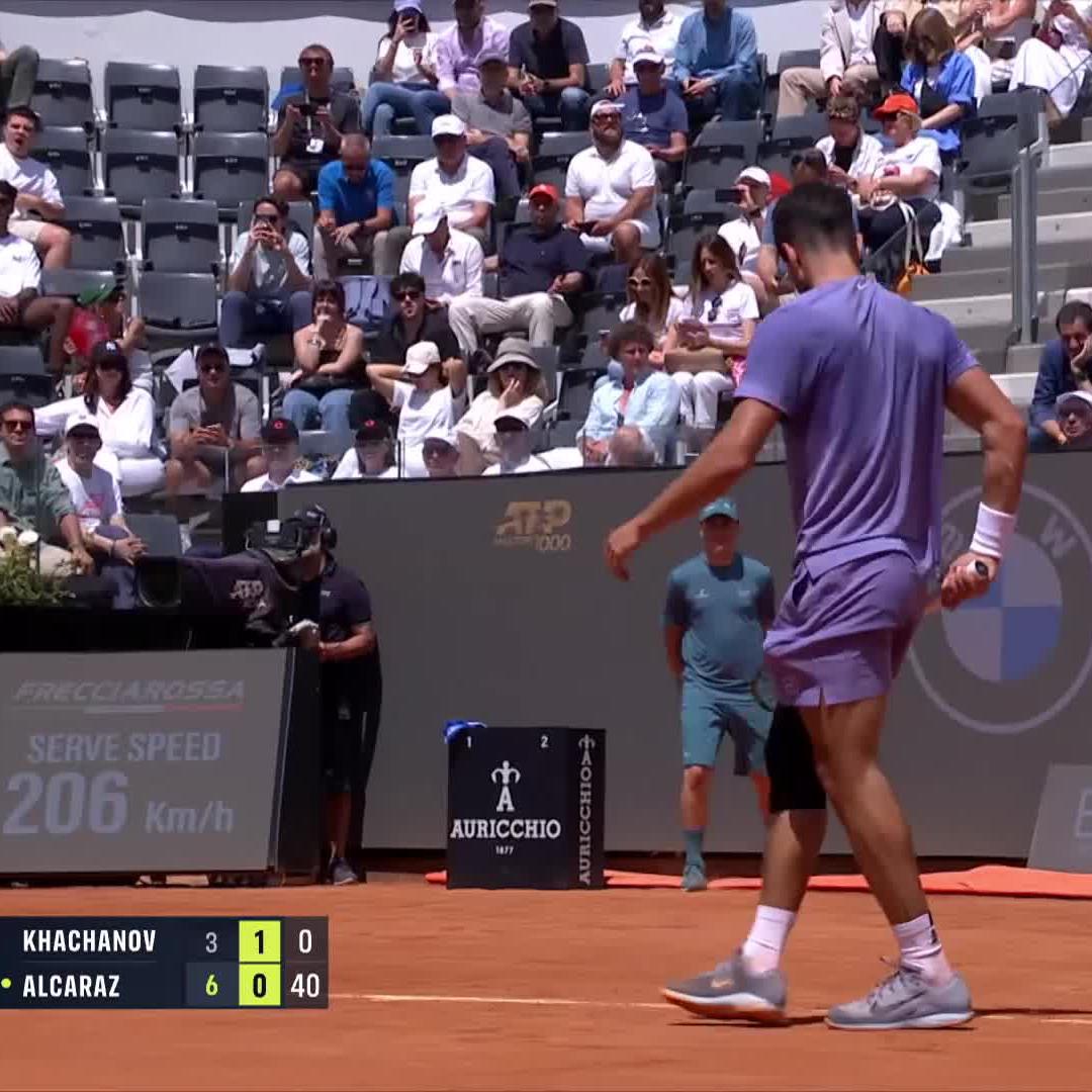 Always a showman 🤹‍♂️ Carlos Alcaraz #IBI25