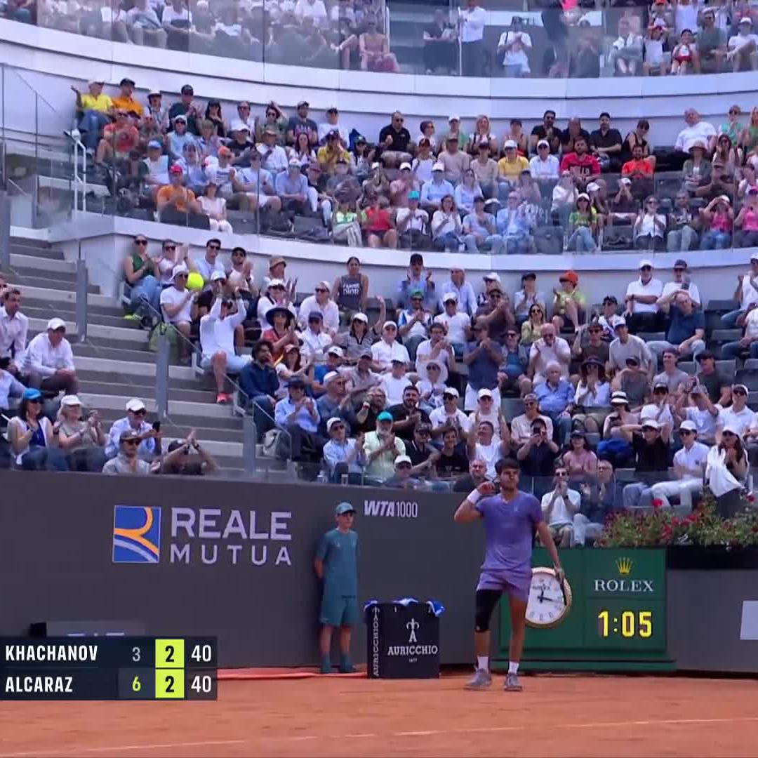 Jaw-dropping stuff 😨 Carlos Alcaraz #IBI25