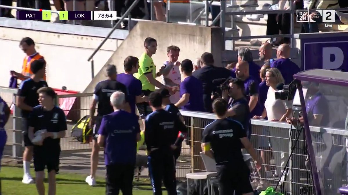 De Eredivisie stond op z’n kop, de Clásico ontplofte, maar tegelijkertijd gebeurde er het meest bij Patro Eisden - Lokeren-Temse. Een uitstekend opstootje tussen Luc Nilis en Stijn Vreven (het jaar 2000 belde) en nog twintig anderen.