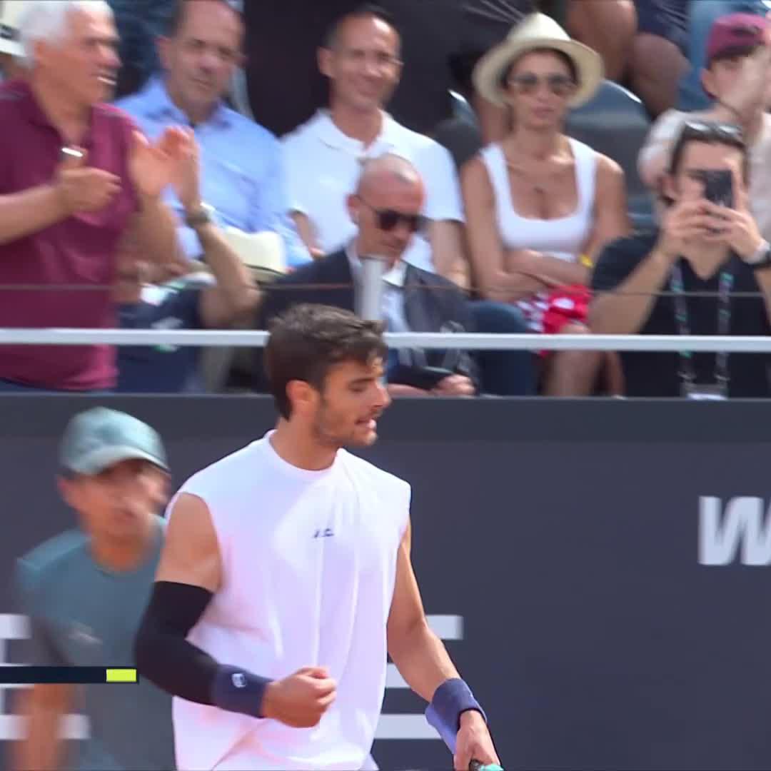 Rome loving it 🇮🇹 Musetti takes the opener 7-5 vs Medvedev #IBI25