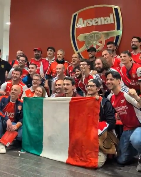 Jorginho 🤝 Italian Gooners Great to see you, Italian Gooners 🇮🇹