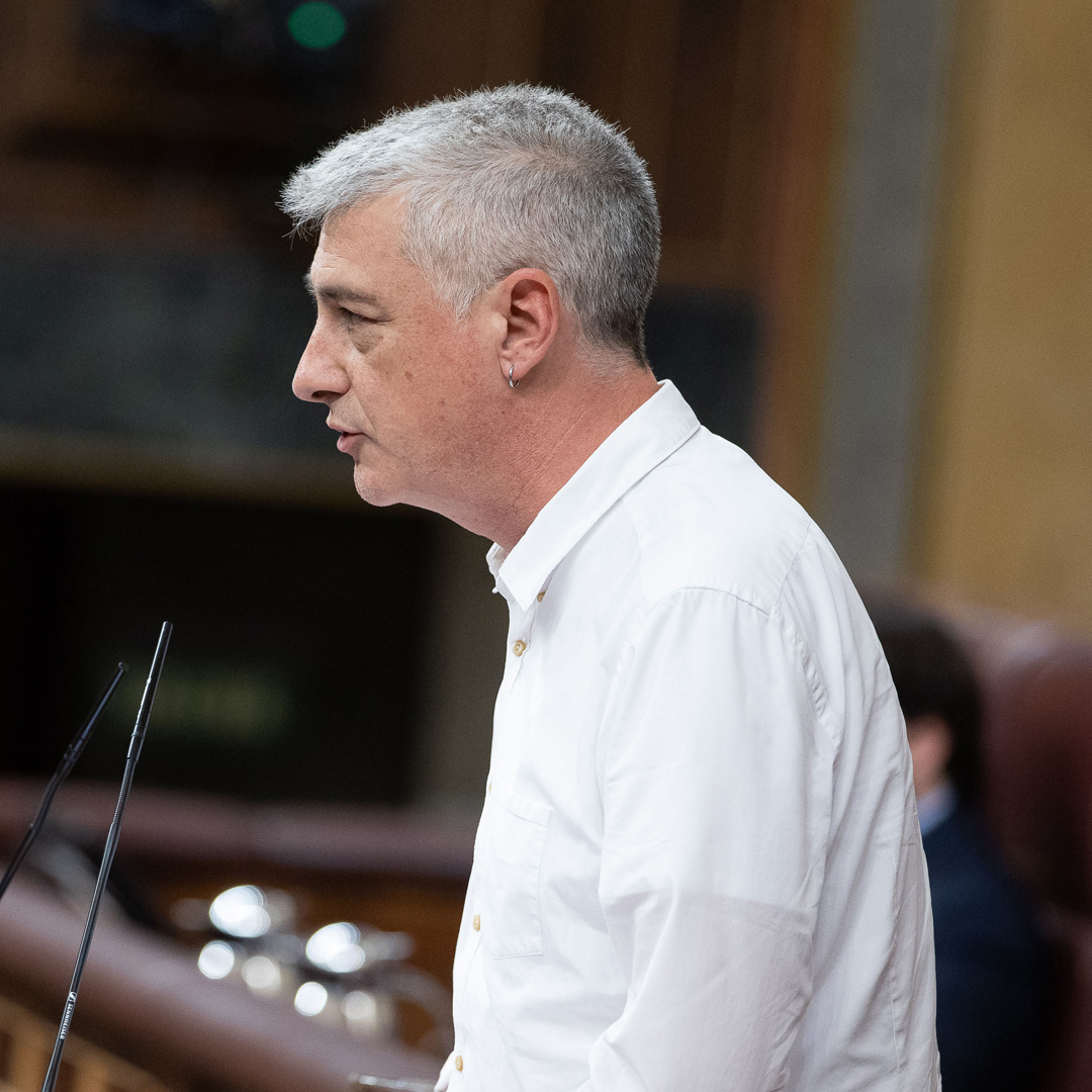 Urge acabar con los privilegios de los privilegiados.