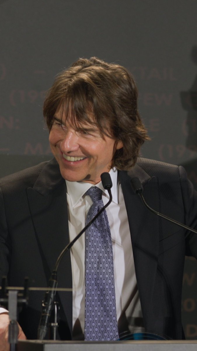 Tom Cruise praises UK film crews as he accepts his BFI Fellowship at last night's ceremony.