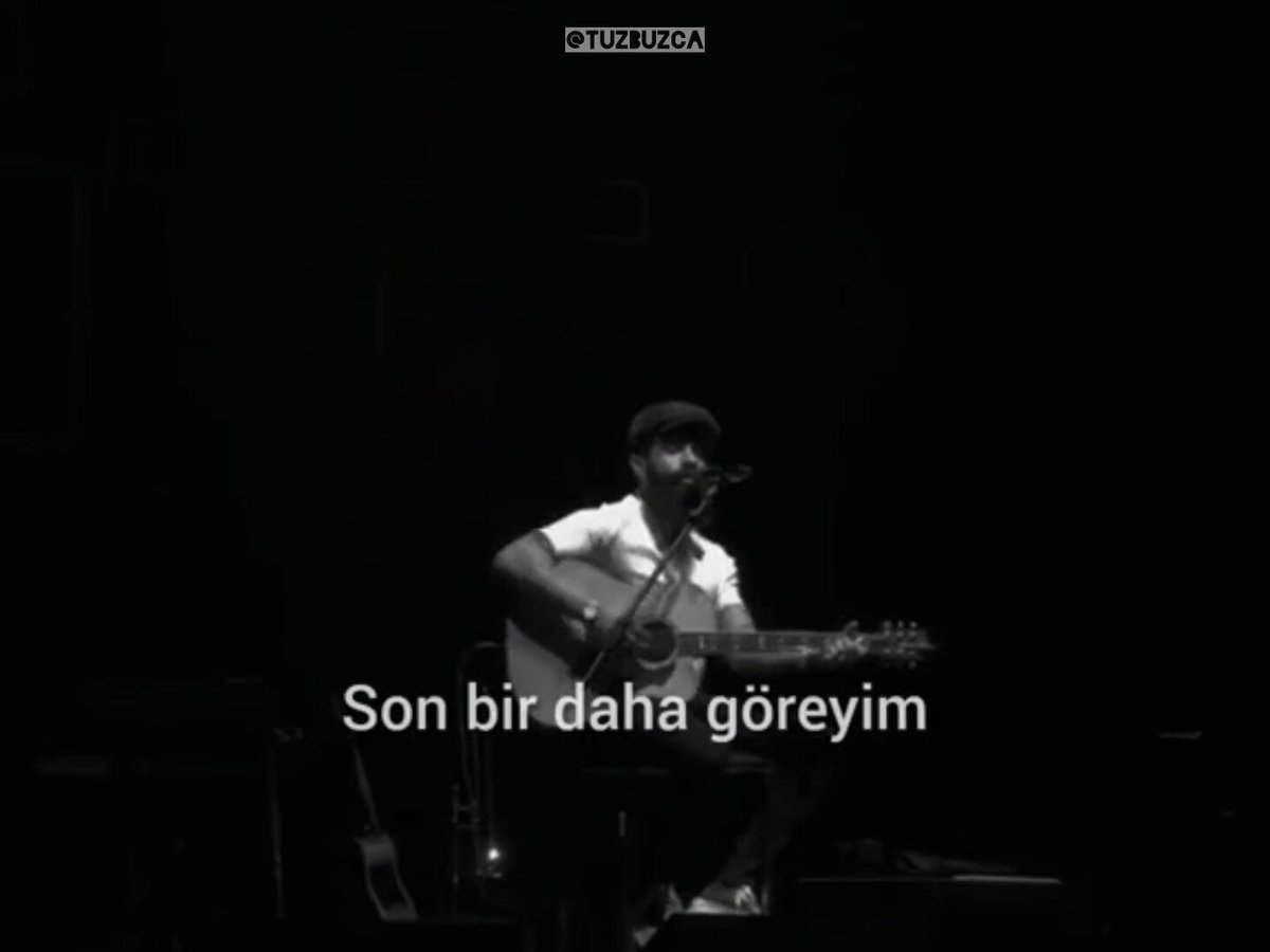 Gökhan Türkmen - Ah Yandım “Yarınlar yok gibi Güneş hiç doğmayacak O gitti ah gitti Bir daha hiç dönmeyecek Ah yandım ben Allah'ım Buna can dayanmaz Al onu getir geri Bir daha vermeyeyim Al onu ver bana geri Son bir daha göreyim Gidipte dönmeyeyim…”