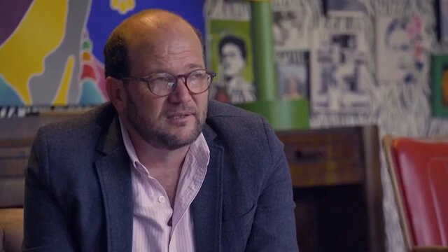 El periodista y humorista Daniel Samper Ospina no deja a nadie indiferente. Lo curioso es que quienes le celebran los chistes y lo aclaman siempre parecen ser los que están en la oposición, pero cuando se vuelven gobierno, son los más agrios y agresivos detractores. En esta entrevista, Samper habla sobre cómo el humor es un alivio, inclusive el que quema. ¿Qué opina?