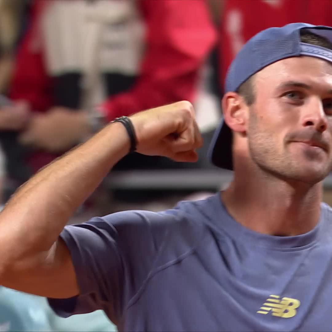 Sixth time lucky 😉 Tommy Paul scores his first win over De Minaur 7-5 6-3 to reach the Rome quarter-finals 🥵 #IBI2025