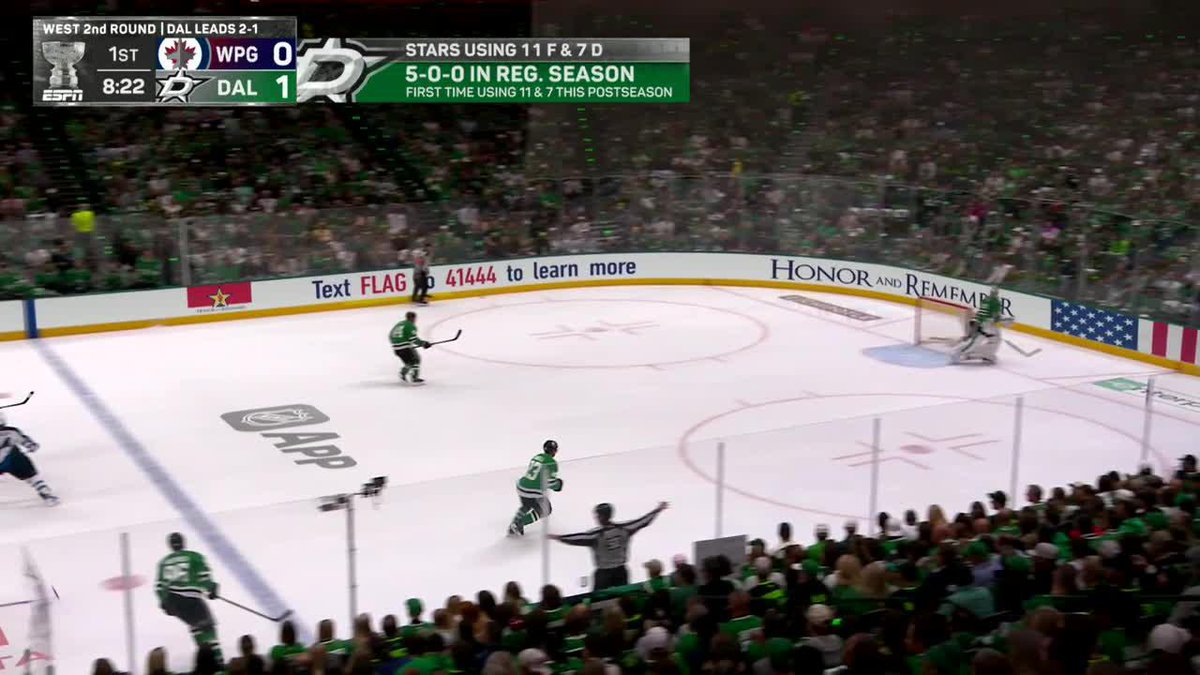 Stars fans are chanting "OTTER'S BETTER" 😅