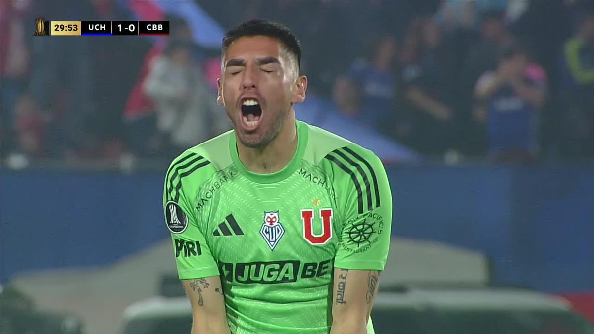 -Estás un poco lejos ¿Le vas a pegar desde ahí? Sepúlveda: "Dejame a mí 😉".