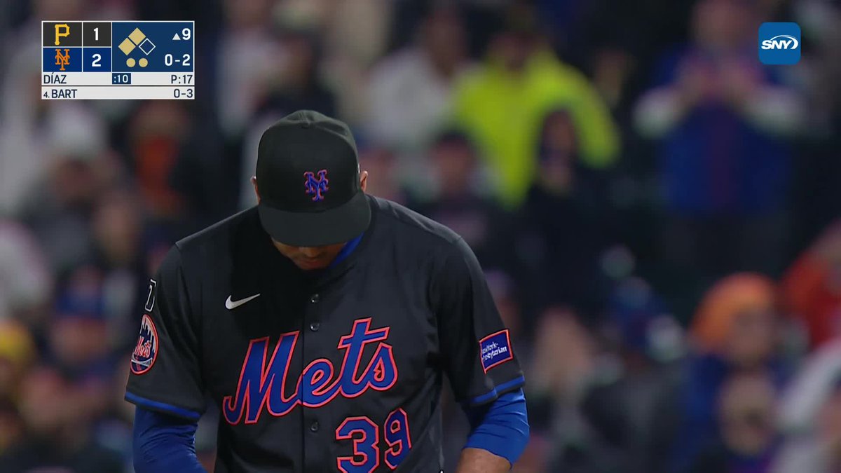 AND THE BALLGAME IS OVER! METS WIN 2-1!
