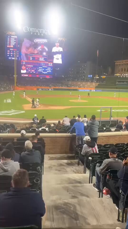 HOW ABOUT IT JAVY BAEZ (via Adam Ayrault)