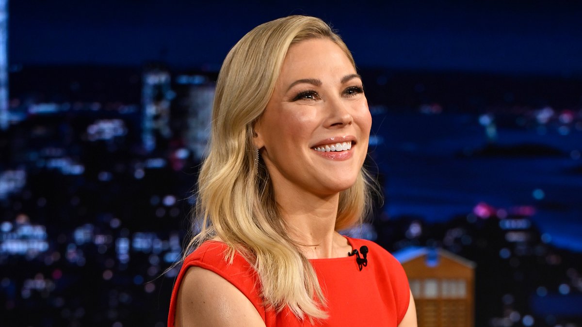 Desi Lydic took Mother’s Day off thanks to Roy Wood Jr- Ex Jedi 🤣 #FallonTonight