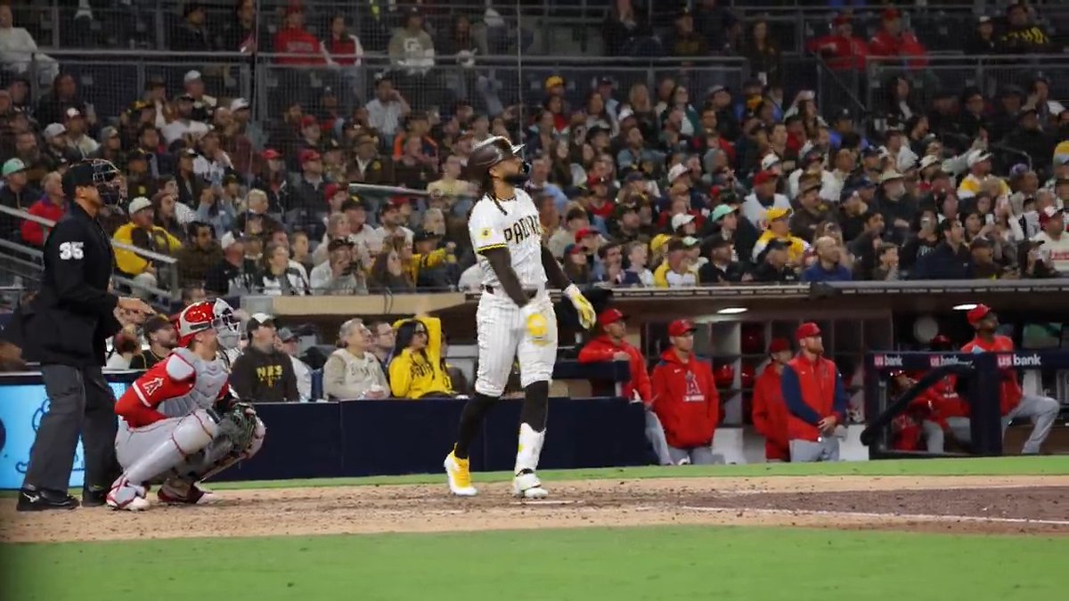 You knew the bat flip was going to be legendary for Fernando Tatis Jr.'s first career #walkoff homer! 🔥