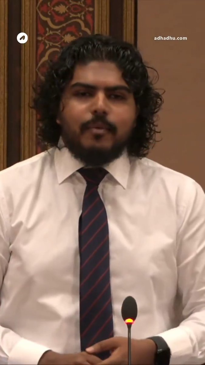 ގާނޫނުއަސާސީ ވުޖޫދި ފަހުން ކޮންމެ ވެރިކަމެއްގައި ވެސް އަޅުގަނޑުމެންނަށް ފެނުނީ ފަނޑިޔާރުގެއަށް އަތް ބާނާ ތަން، ޖުޑިޝަރީއަށް ނުފޫޒު ފޯރުވާ ތަން. އެއިރު ވެސް މިހާރު ވެސް ފެންނަމުން މި ދަނީ ހަމަ އެ މަންޒަރު - ހިތަދޫ މެދު ދާއިރާގެ މެންބަރު އަޒާން 📄