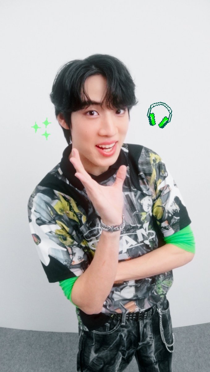 Are you ready to be 💚🏙️🍜 ? #AIS5G