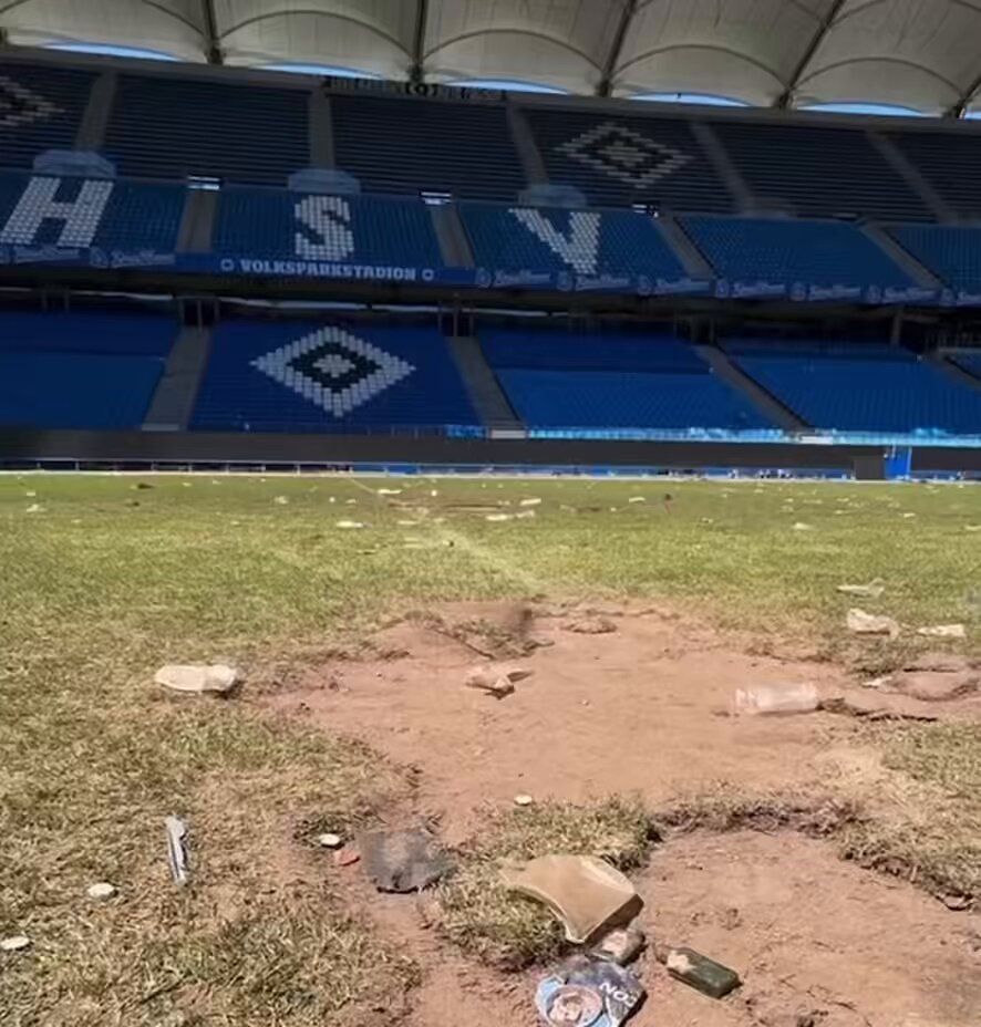 This is the condition of Hamburger SV's stadium. Due to the pitch invasion from the fans after promotion to Bundesliga. 😲🇩🇪