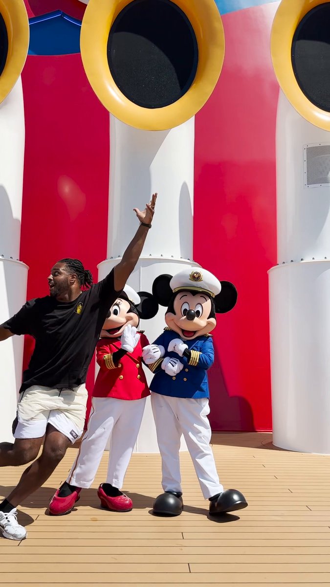 He’s at the Black Panther photo op! 🏈 He’s meeting Tiana! 🪷 He’s going ALL THE WAY… aboard the Disney Wish! 🛳️ #DisneyCruiseLine #CamJordan #DisneyWish