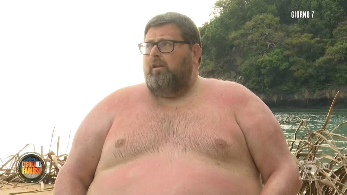 Mario Adinolfi è dispiaciuto per il comunicato dello Spirito dell'#Isola: "I contatti erano sporadici, ma se mi si dice che non bisogna farlo non lo farò"
