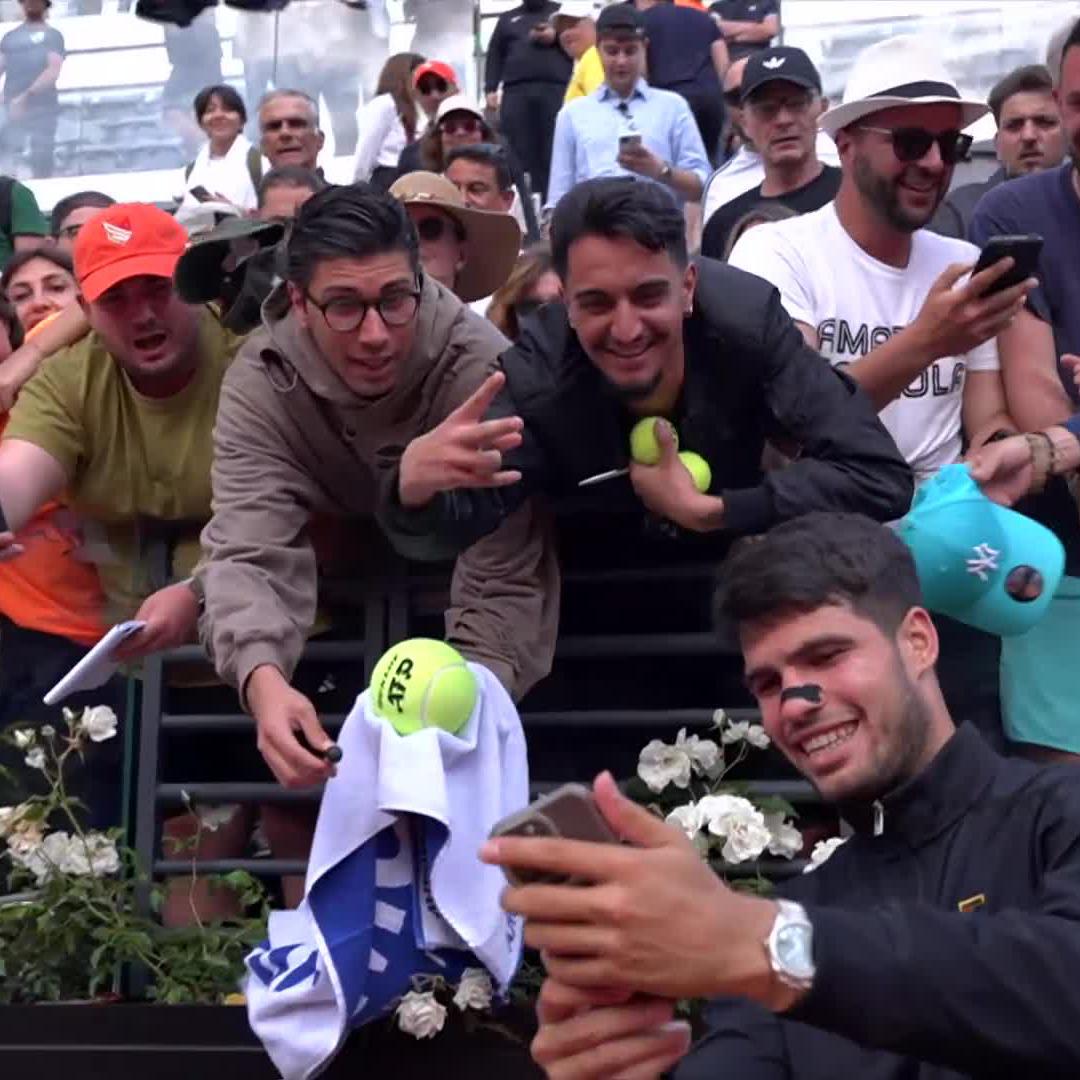 Man of the people! 👏 Carlos Alcaraz #IBI25