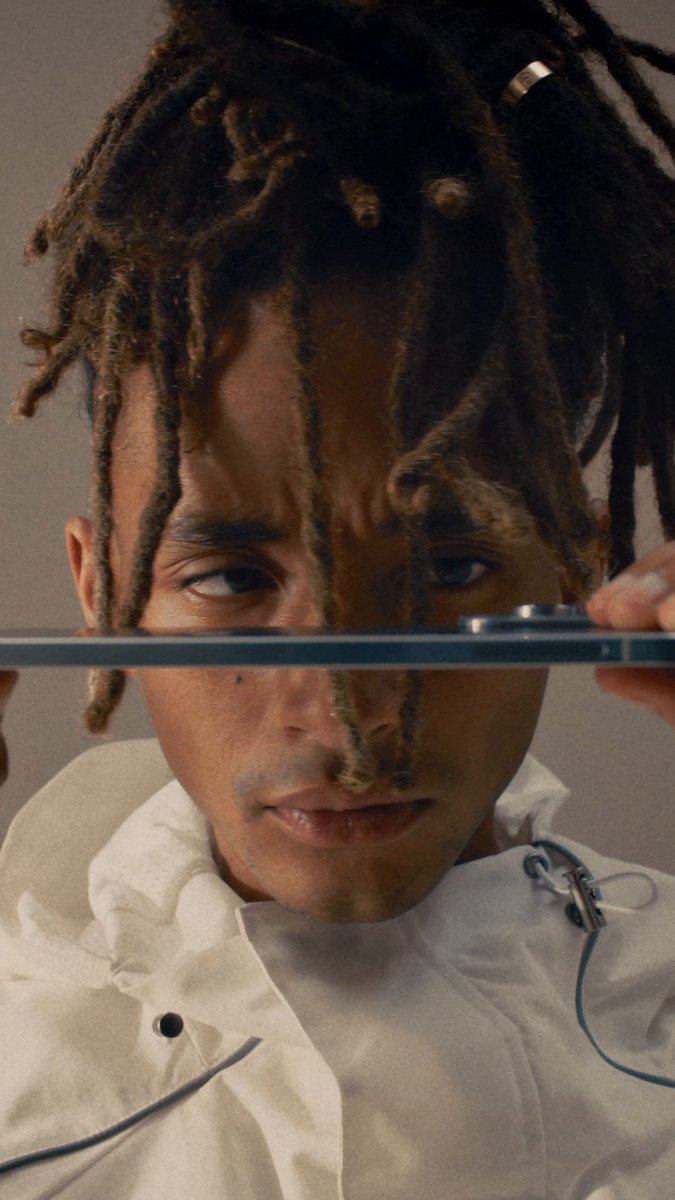 Packed with features, light on your fit. Just ask Jaden. The new #GalaxyS25 Edge just dropped, and it’s the slimmest Galaxy S Series phone yet. #GalaxyAI Pre-order now: