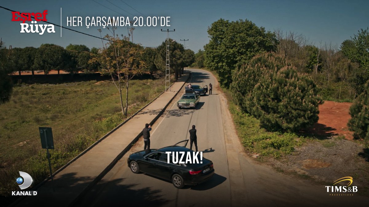 “Korkma, bir şey olmayacak sana!” #EşSan Eşref ve Nisan arabalarla sıkıştırılıyor. #EşrefRüya @kanald TIMS&B Productions