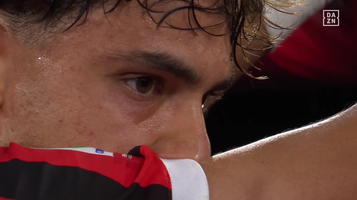 “LAS CARAS, JUAN, LAS CARAS” 💔 Los jugadores del AC Milan completamente desolados tras perder la final de la Coppa Italia #CoppaItalia 🏆🇮🇹