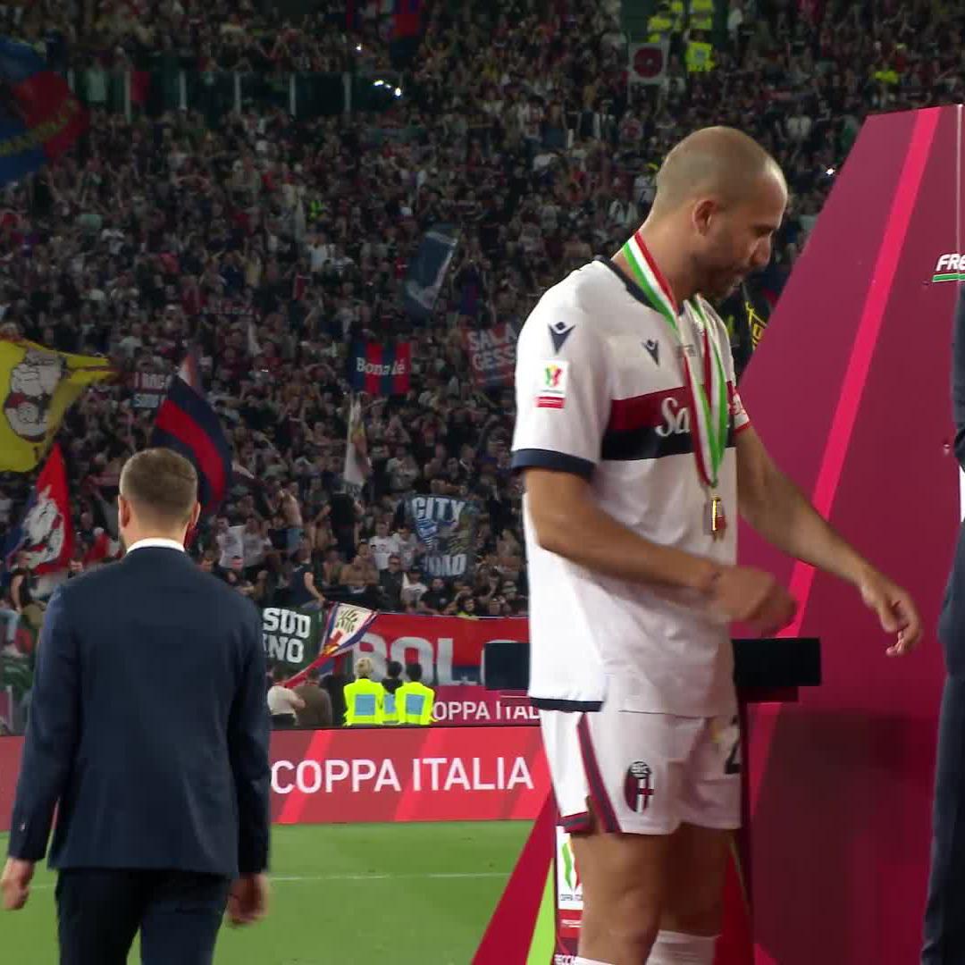 Champions Bologna lift the #CoppaItaliaFrecciarossa! 🏆
