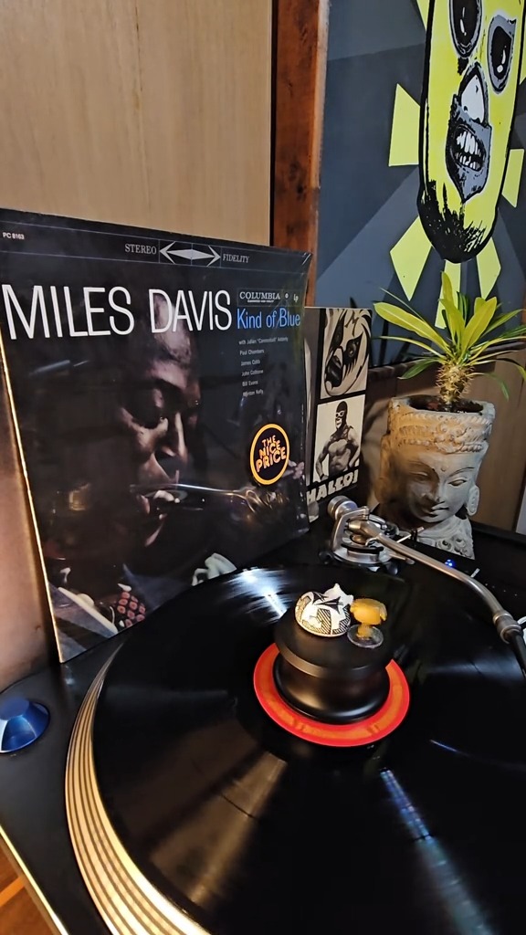 #NowPlaying "So What" from Kind of Blue (🎥 via TikTok: lifehassurfacenoise)