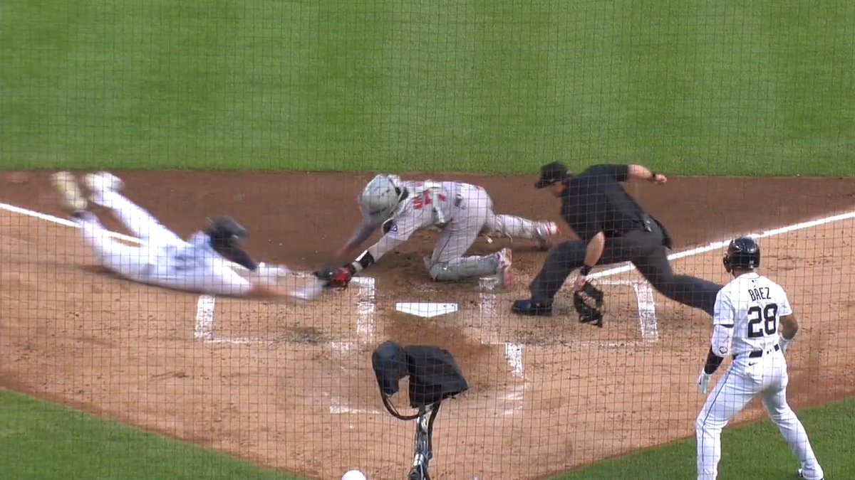 How did Riley Greene avoid the tag?! 😮