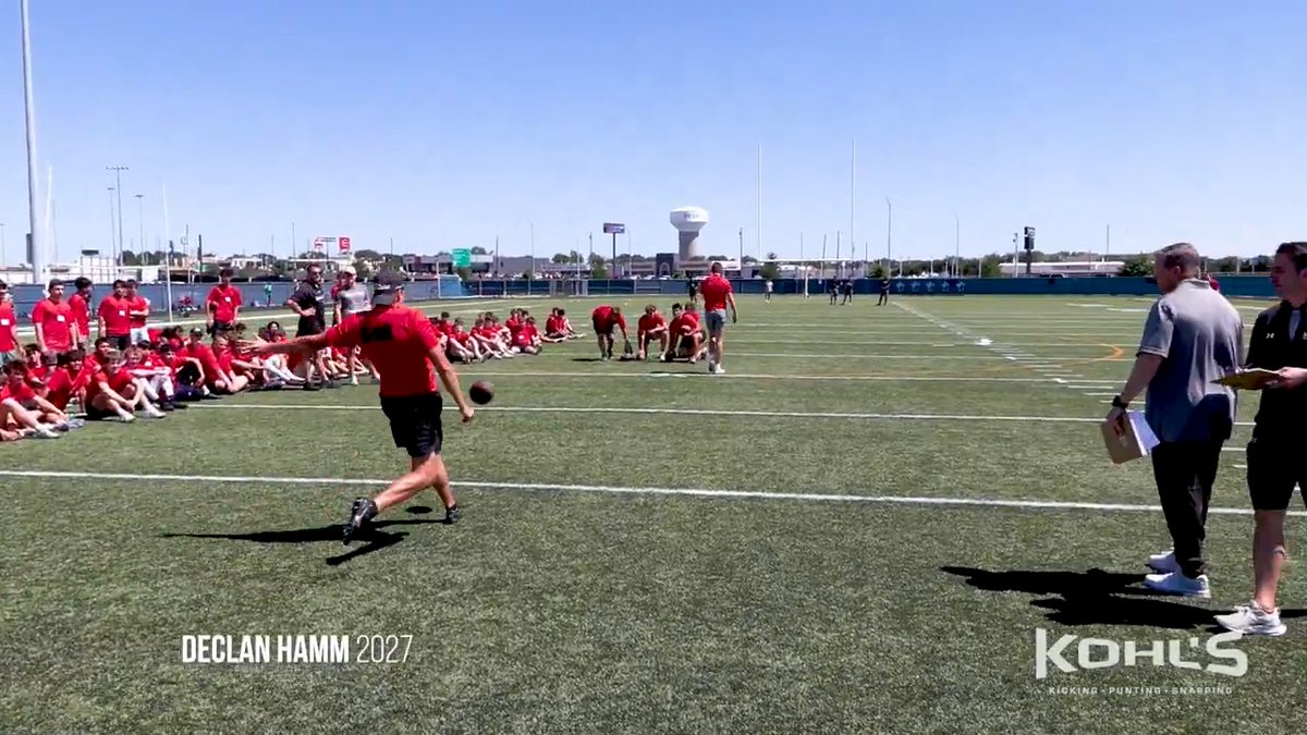 Everything's bigger in Texas-- even the punt comps. #KohlsShowcase ✅ 61-yards, ⏱️ 5.23 ✅ 58-yards, ⏱️ 4.53