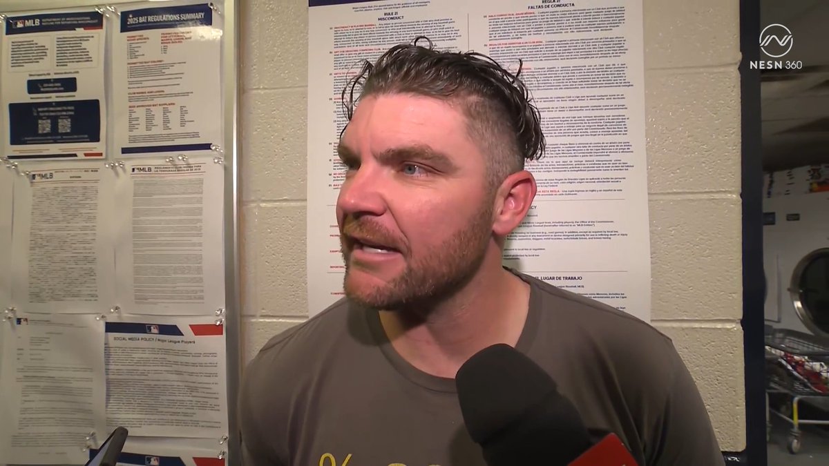 Hendriks on Wilyer & Ceddanne's miraculous catch 🗣️ "I've set a precedent now that they get a gift every time they do something cool like that. So, now, there's two gifts in there for them." #RedSox