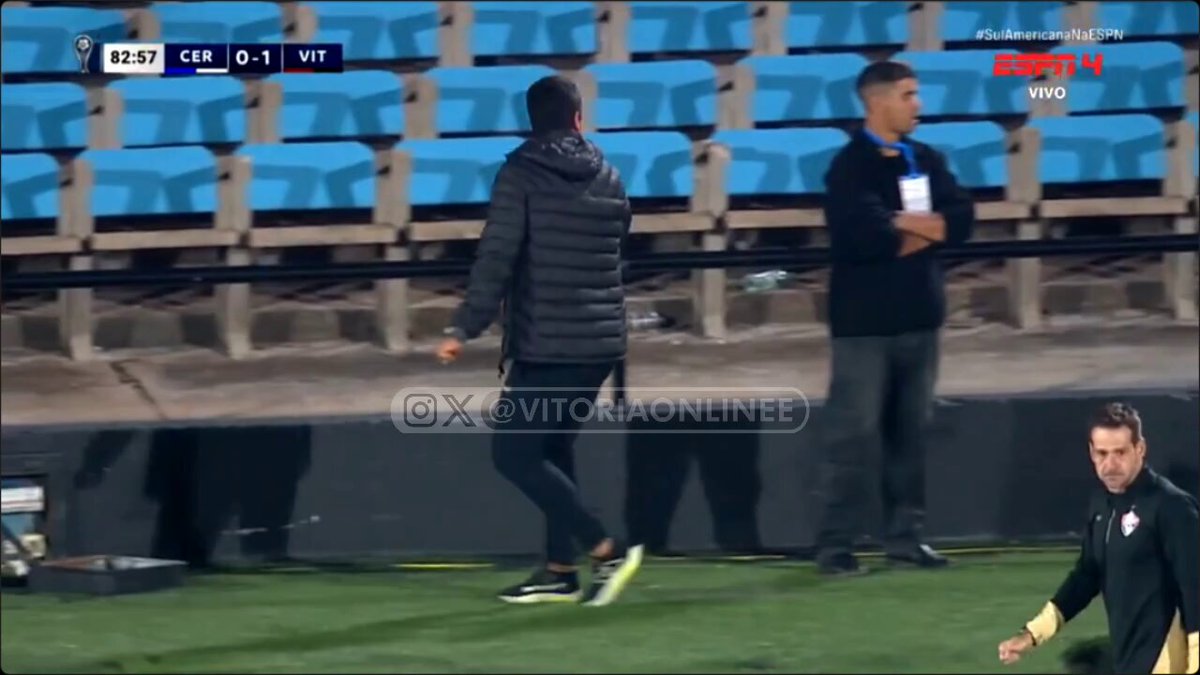 Com toda humildade, é o gol mais bonito da Sulamericana. Esporte Clube Vitória.