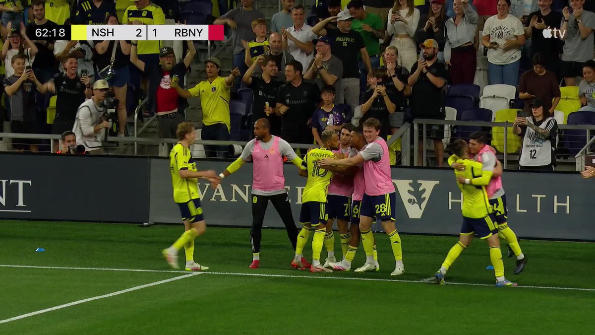 This is one of the best team goals Nashville SC have ever scored. BJ Callaghan has this team rolling.