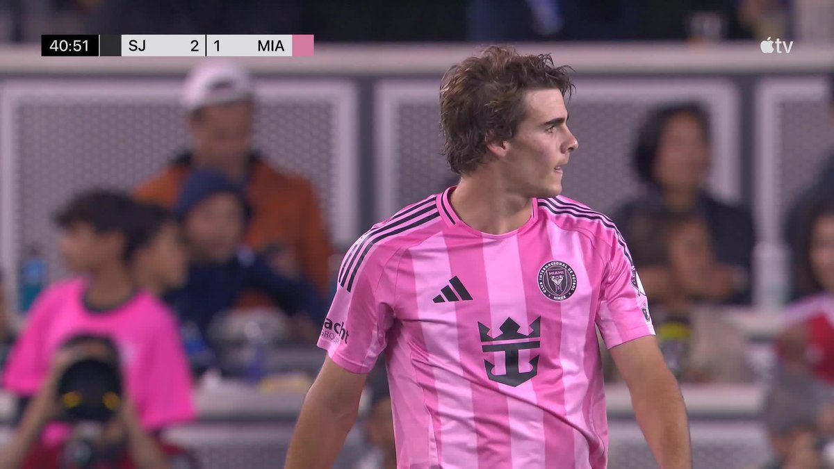Have a hit Beau Leroux! 💥 San Jose Earthquakes now lead 2-1.