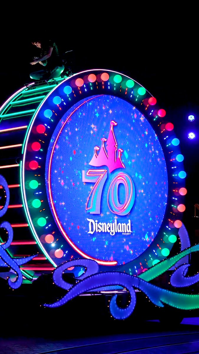 Nighttime at Disneyland Park just got brighter๐ Paint the Night returns this Friday! โจ๐จ #Disneyland70