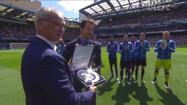 Nine years ago today, we were given a guard of honour by Chelsea after winning the Premier League 🏆