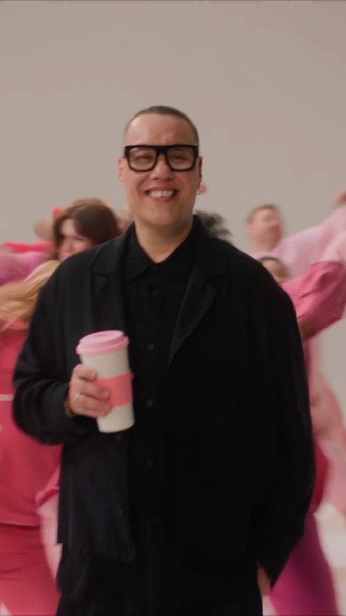 It’s Glowtime ✨ Join Gok Wan & Harriet Scott at Breakfast, with Mel Giedroyc, Nicki Chapman and Gaby Roslin all on Magic Radio 💙