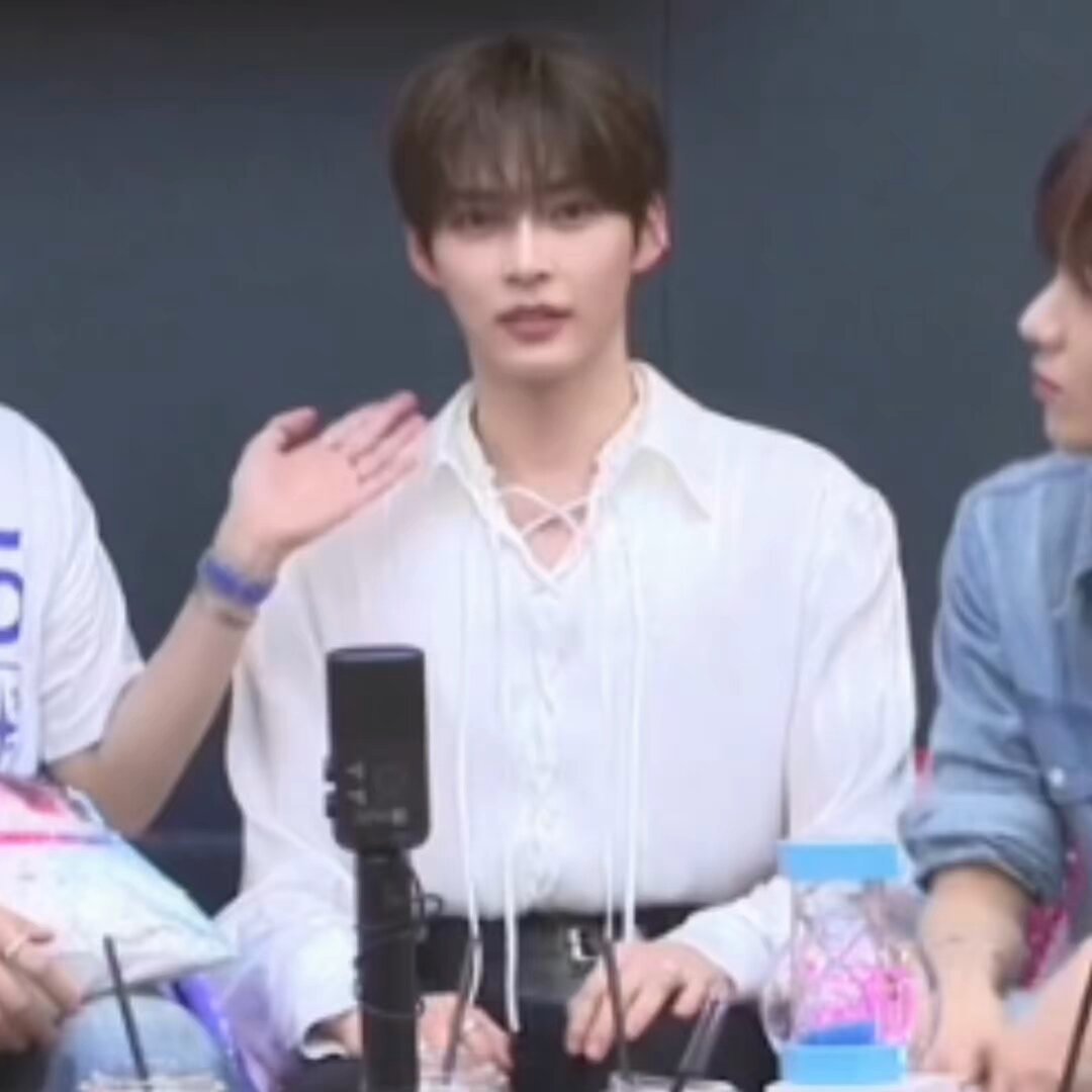hanbin just accepted his fate and went through 5 different kinds of emotions hELPPP