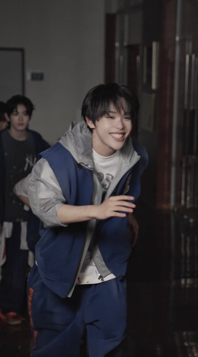 쉬는 시간? 제~끼자 💨 KickFlip The 2nd Mini Album "Kick Out, Flip Now!" 2025. 5. 26 6PM(KST) Release! #KickFlip #킥플립 #계훈 #아마루 #민제 #동현 #Kyehoon #Amaru #Minje #Donghyeon #Kick_Out_Flip_Now
