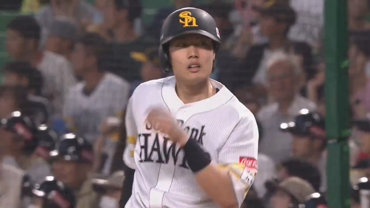 初球打ち‼️ 福岡ソフトバンク #渡邉陸 選手が満塁から2点タイムリーヒット👏 #sbhawks 👇ライブ配信はこちら