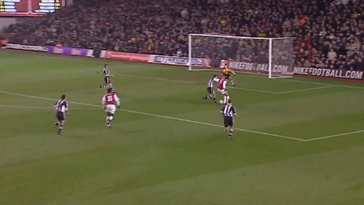When Thierry Henry got creative with this cross 🪄 That instinctive finish from Robert Pires too! 💥