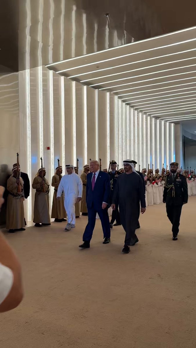 What a welcome in UAE!! 🇺🇸🇦🇪